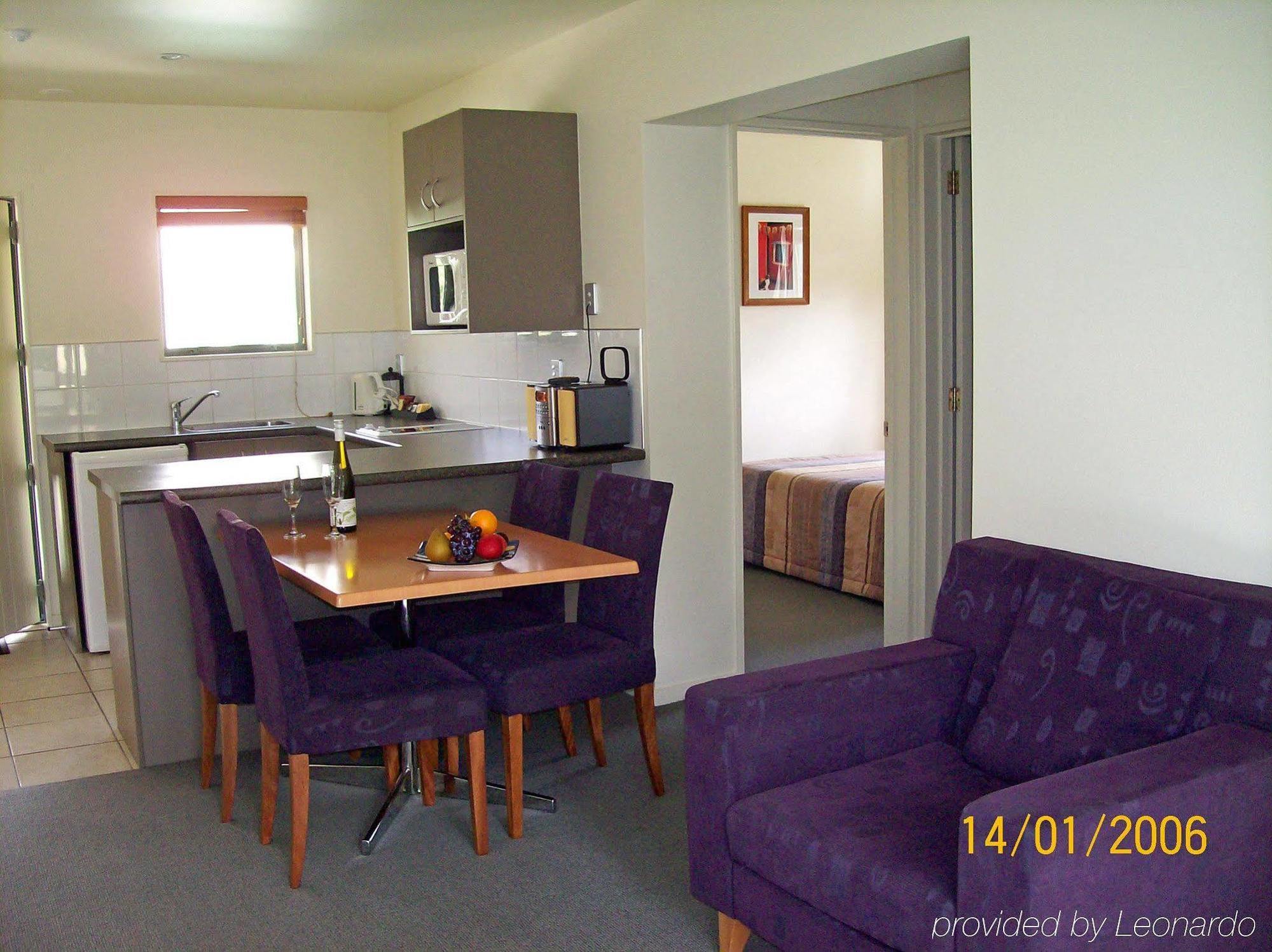 La Rochelle Motel Akaroa Room photo